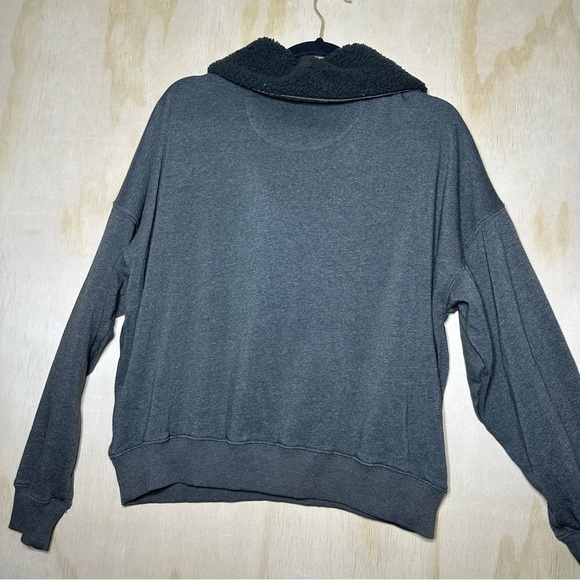 American Eagle Mountain Graphic Sweater - Picture 5 of 9